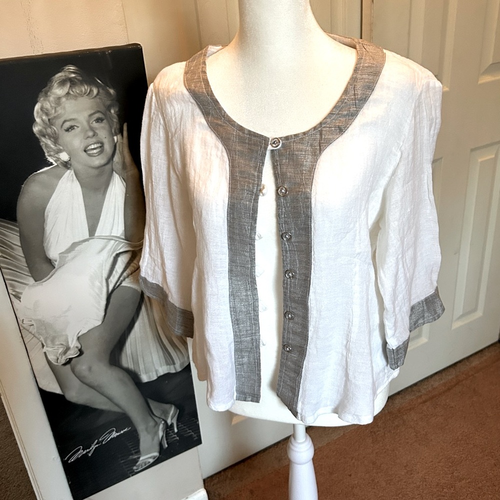 Marilu Moda linen top. White and silver M Italy
